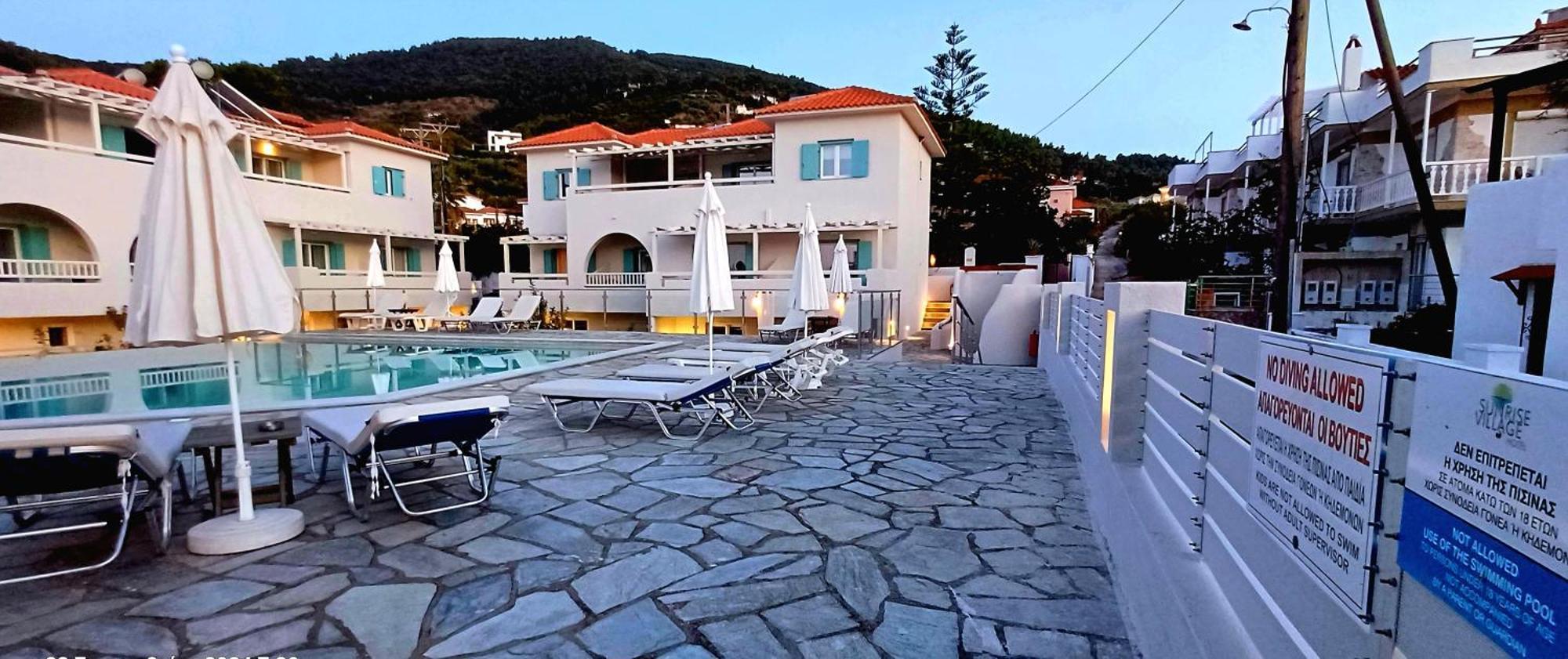 Sunrise Village Hotel Apartments Skopelos Eksteriør billede